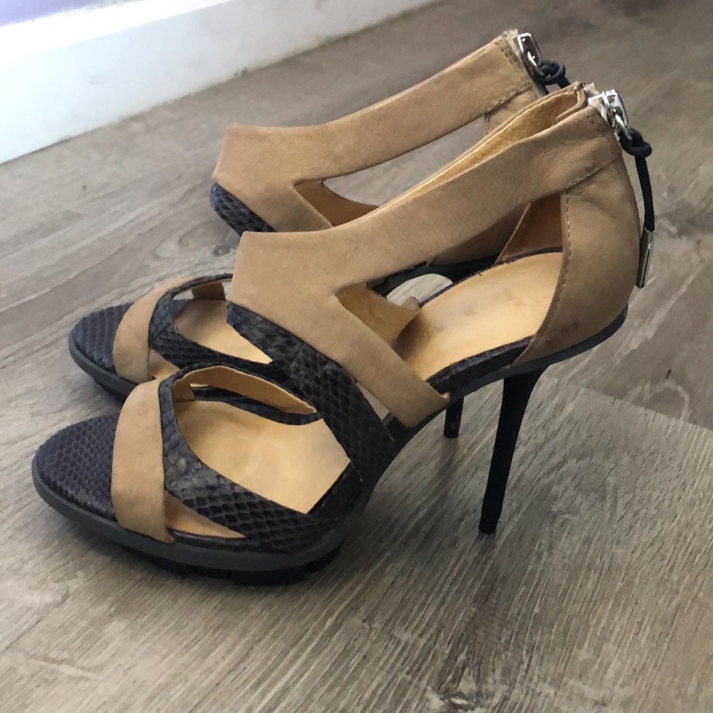 Lamb Two Toned Patterned Heels. - image 3